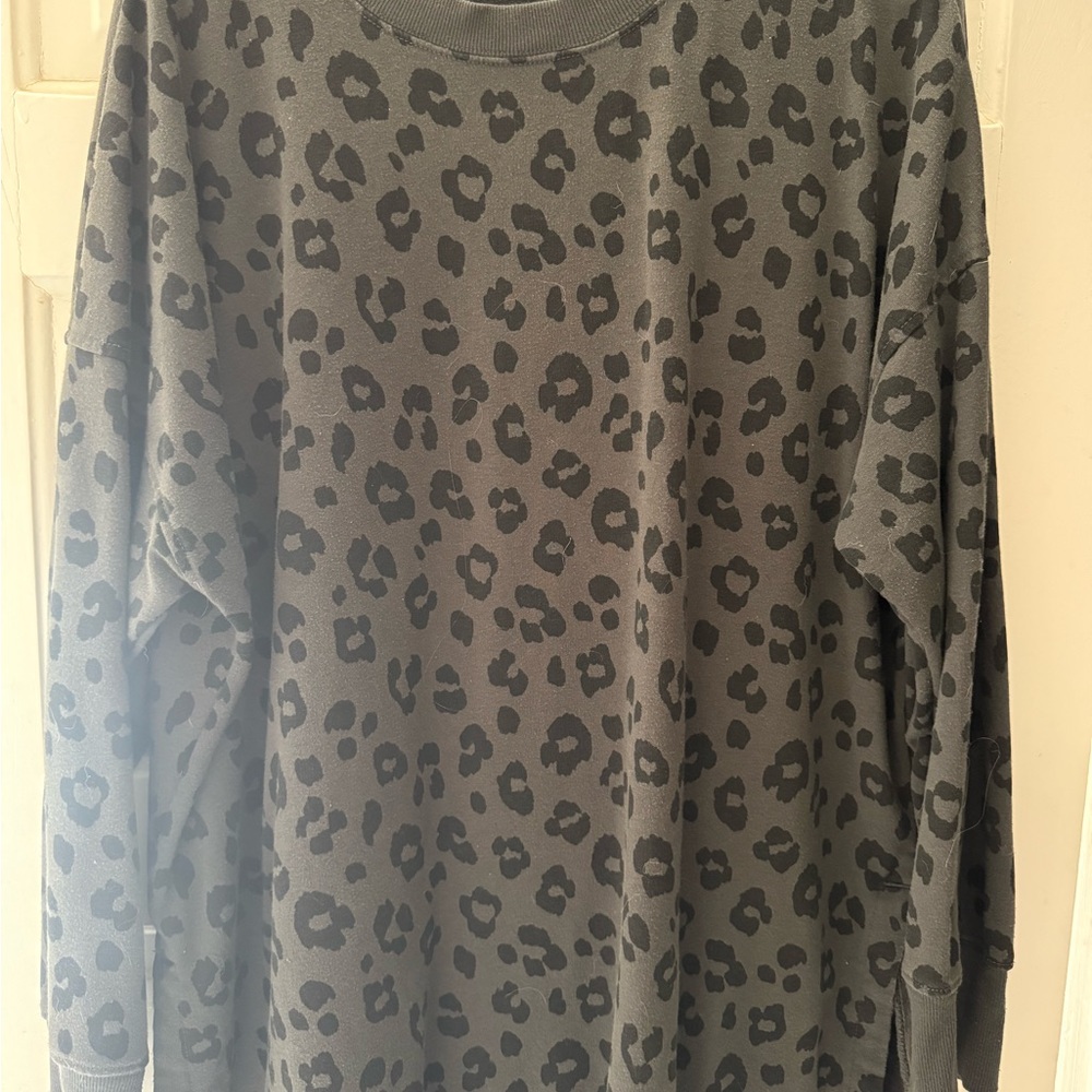 Gray Leopard Print Sweatshirt with Relaxed Fit